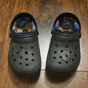 Cozy Black Kids Slippers with Colorful Lining